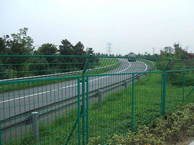 公路護欄網(wǎng)